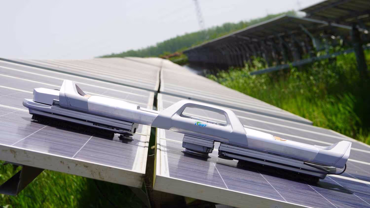 IFBOT X3 - Passing 10cm Gap